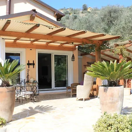 Mit Privaten Schwimmpool Undaussenwhirlpol Villa Dolceacqua