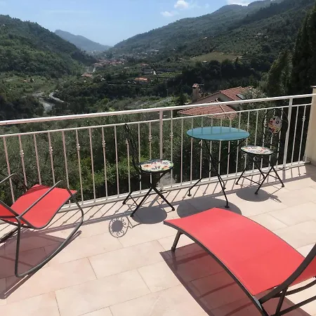 Mit Privaten Schwimmpool Undaussenwhirlpol Villa Dolceacqua