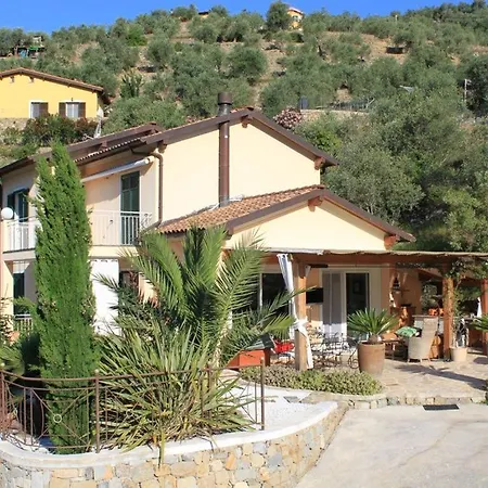 Mit Privaten Schwimmpool Undaussenwhirlpol * Dolceacqua