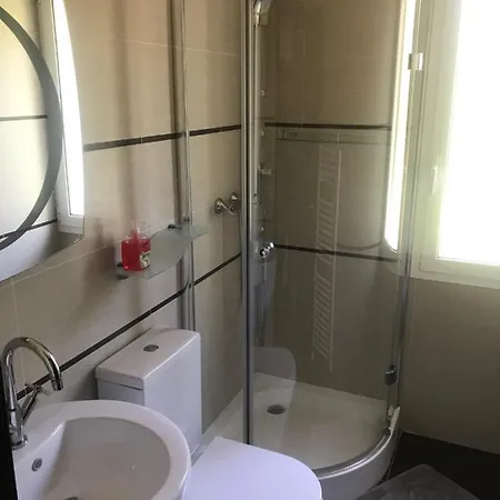 Villa Mit Privaten Schwimmpool Undaussenwhirlpol Dolceacqua