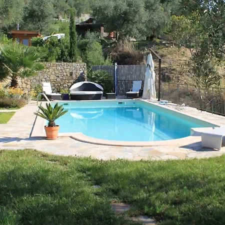 Mit Privaten Schwimmpool Undaussenwhirlpol Dolceacqua